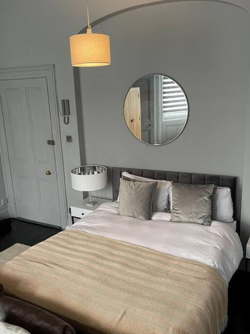 Elegant Studio In Central Hove - 5 Min Walk To Beach - 10 Min To Brighton Luaran gambar