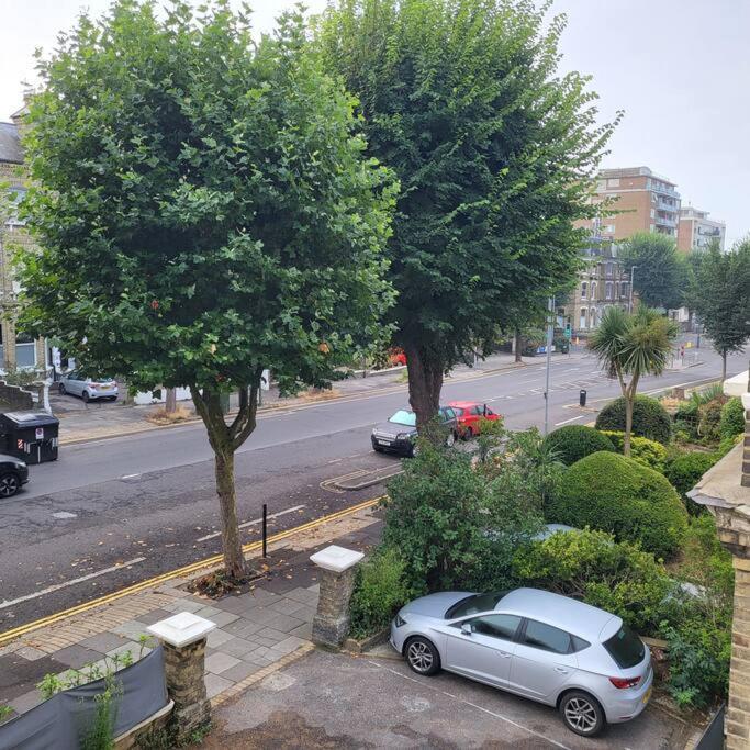 Elegant Studio In Central Hove - 5 Min Walk To Beach - 10 Min To Brighton Luaran gambar