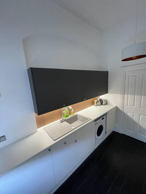 Elegant Studio In Central Hove - 5 Min Walk To Beach - 10 Min To Brighton Luaran gambar