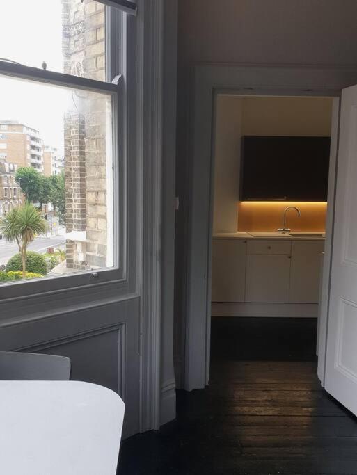 Elegant Studio In Central Hove - 5 Min Walk To Beach - 10 Min To Brighton Luaran gambar