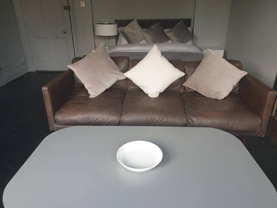 Elegant Studio In Central Hove - 5 Min Walk To Beach - 10 Min To Brighton Luaran gambar