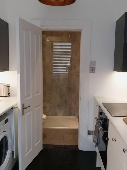 Elegant Studio In Central Hove - 5 Min Walk To Beach - 10 Min To Brighton Luaran gambar
